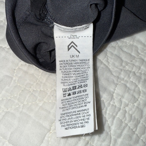 Oner Active Sports Bra and Effortless Leggings - Picture 8 of 10